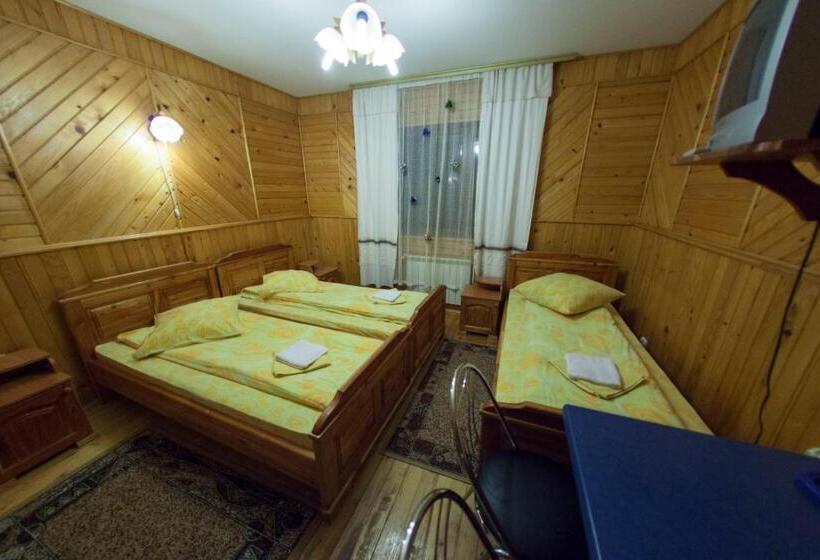 غرفة قياسية ثلاثية, Edelweiss Carpathians Migovo