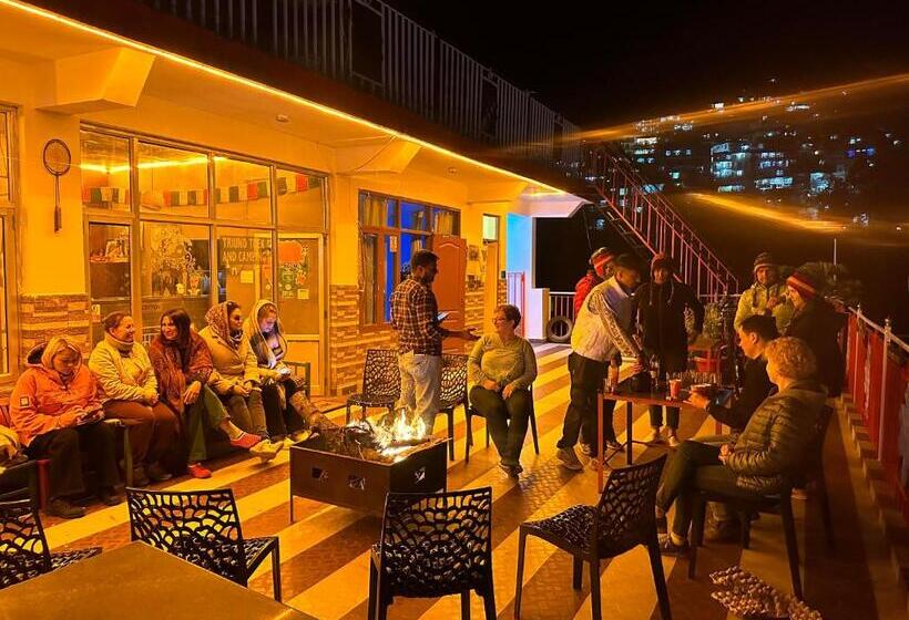 共用房间的床, Backpackers Inn