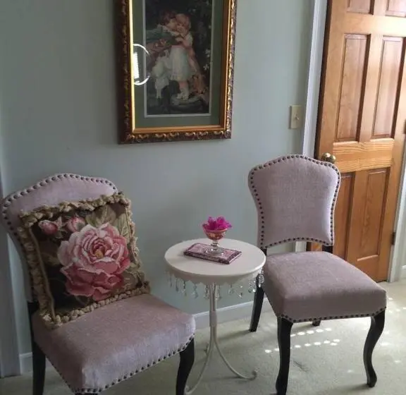 キングサイズベッドのスイートルーム, Caroline's Bed And Breakfast