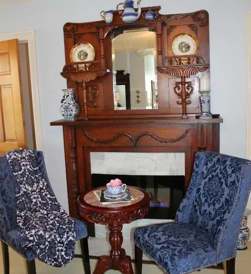 デラックススイート, Caroline's Bed And Breakfast