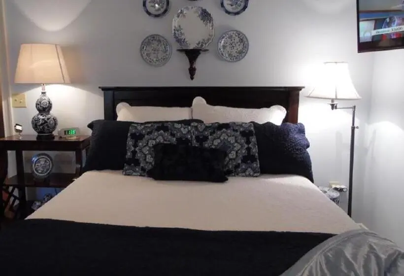 デラックススイート, Caroline's Bed And Breakfast
