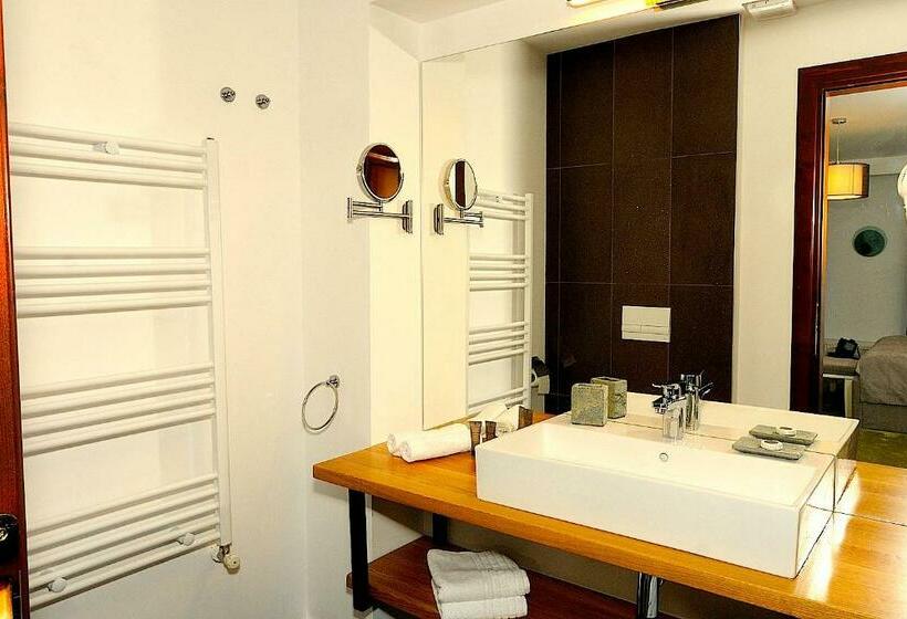 חדר דחוקס עם מיטת קינג, Arce Boutique