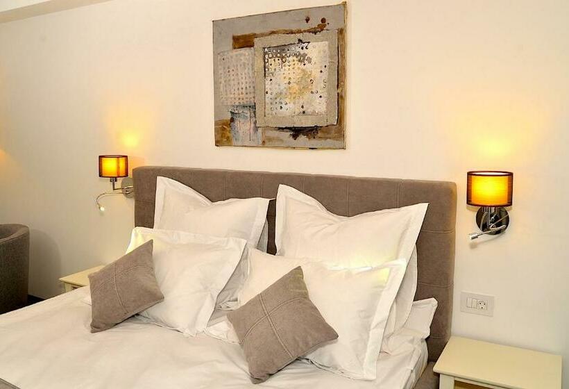 חדר דחוקס עם מיטת קינג, Arce Boutique