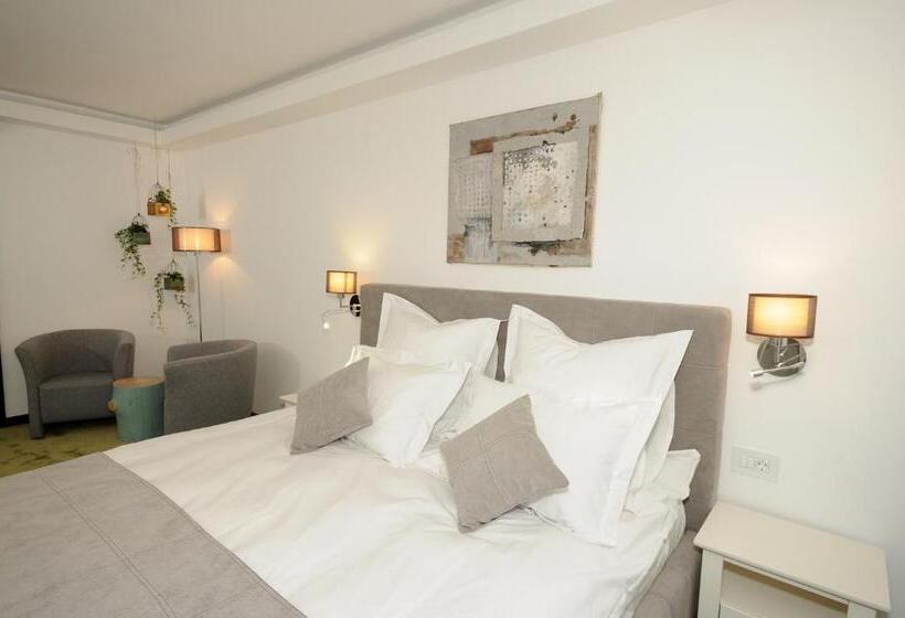 חדר דחוקס עם מיטת קינג, Arce Boutique