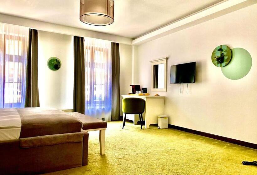 חדר דחוקס עם מיטת קינג, Arce Boutique