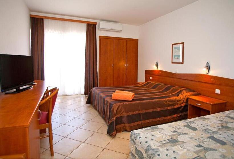 Номер Стандарт Трехместный, Guesthouse Villa Adria