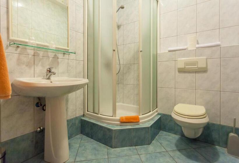 Номер Стандарт Трехместный, Guesthouse Villa Adria