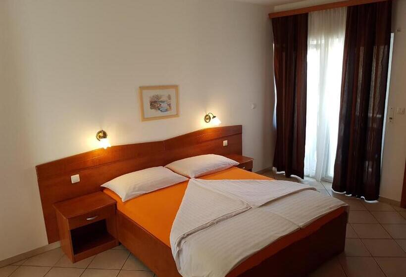 Люкс Семейный 2 Спальни, Guesthouse Villa Adria