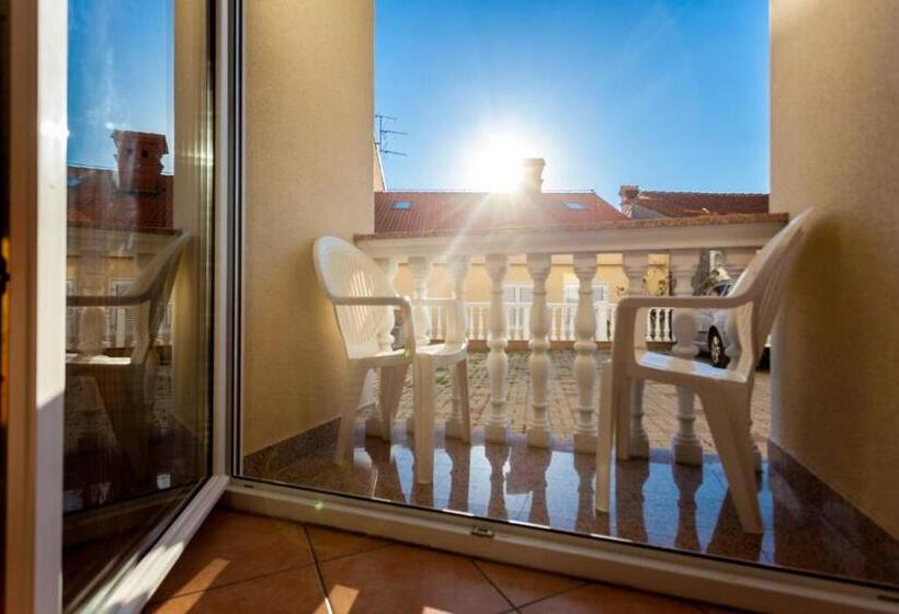 Номер Стандарт Трехместный, Guesthouse Villa Adria
