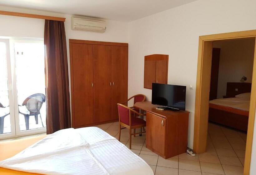 Люкс Семейный 2 Спальни, Guesthouse Villa Adria