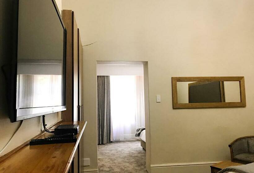 اتاق خانوادگی, Milner Manor