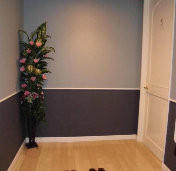 스탠다드 룸, D.d