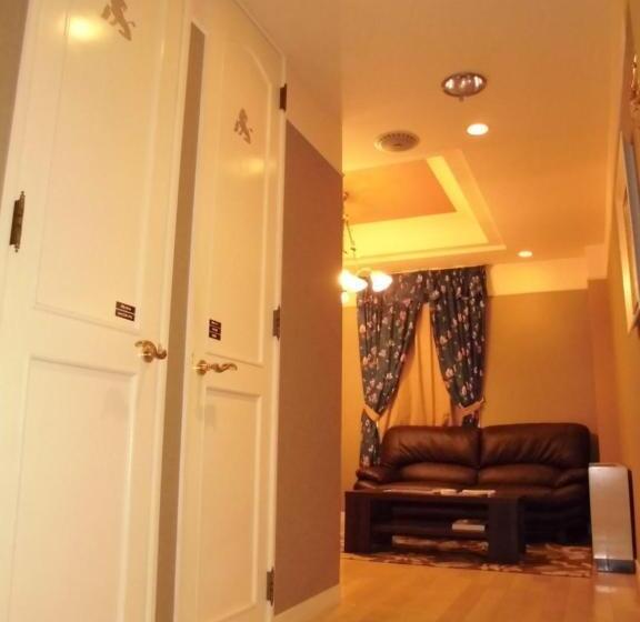 스탠다드 룸, D.d