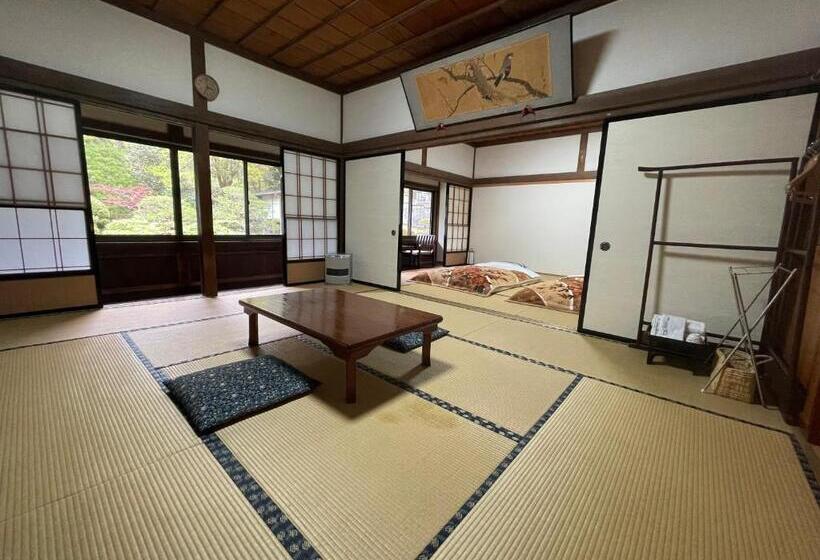 Семейный Номер Совместный Санузел, Temple Lodging Shukubo Kakurinbo
