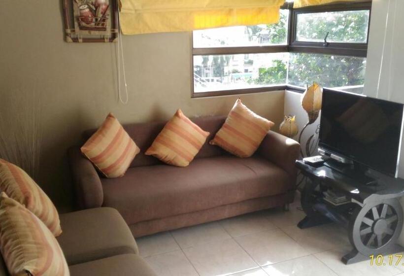 חדר סטנדרט לארבעה, Boracay White Coral