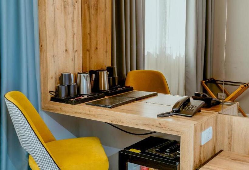 اتاق استاندارد سه نفره, Nobel Gallery