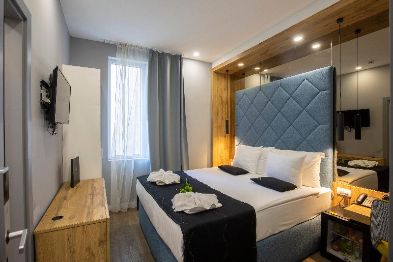 اتاق اکونومی, Nobel Gallery