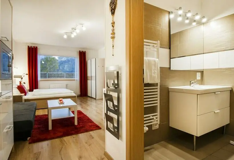 コンフォートワンルーム, Oscar & Sons Apartments
