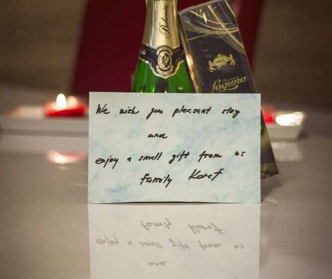 コンフォートワンルーム, Oscar & Sons Apartments