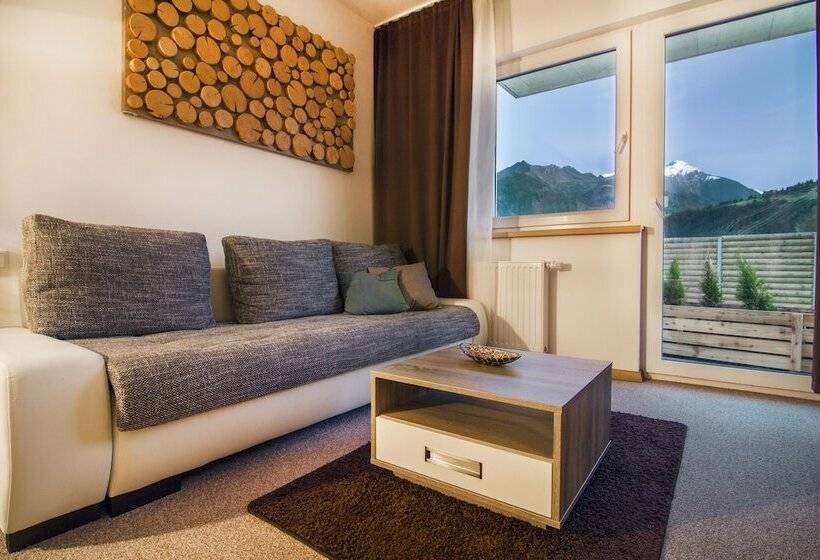 コンフォートワンルーム, Oscar & Sons Apartments