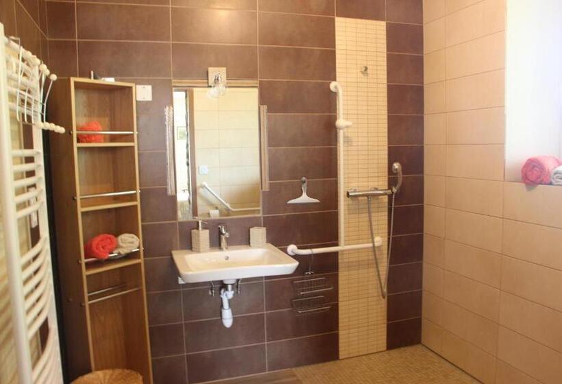 غرفة قياسية, Chambres Aux Bonnes Herbes