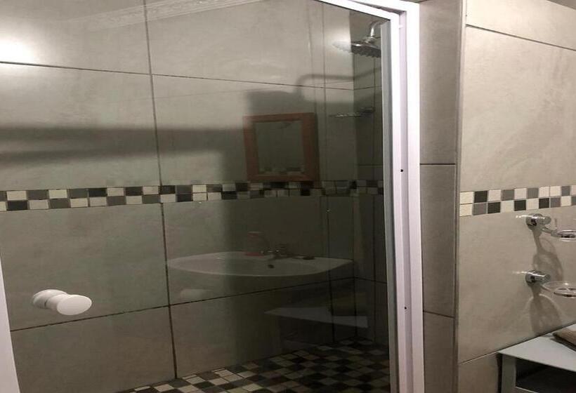 Номер Стандарт, Maluti Backpackers