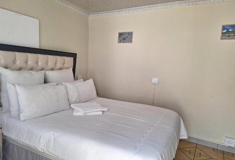 Люкс, Maluti Backpackers