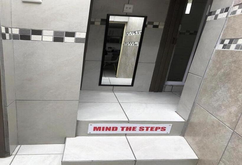 Люкс, Maluti Backpackers