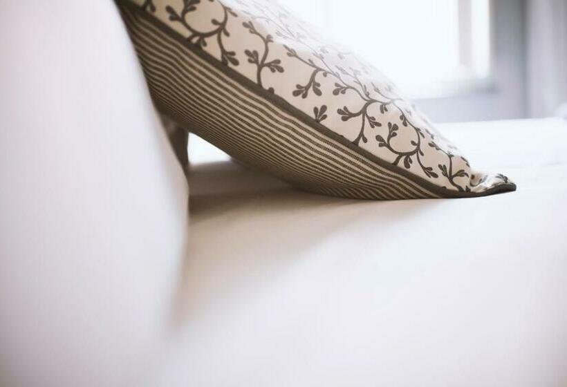 חדר סטנדרט, Moonfra