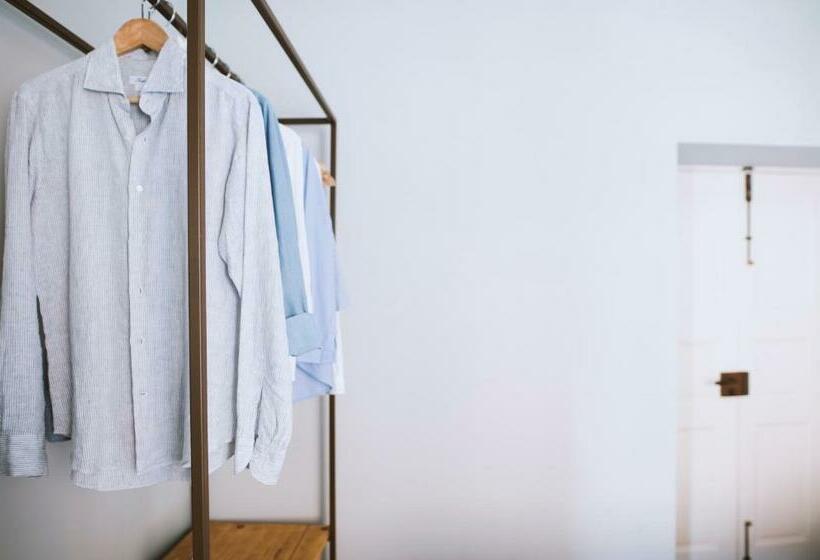 חדר סטנדרט, Moonfra