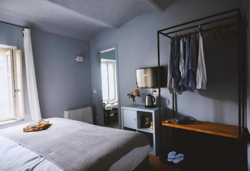 חדר סטנדרט, Moonfra