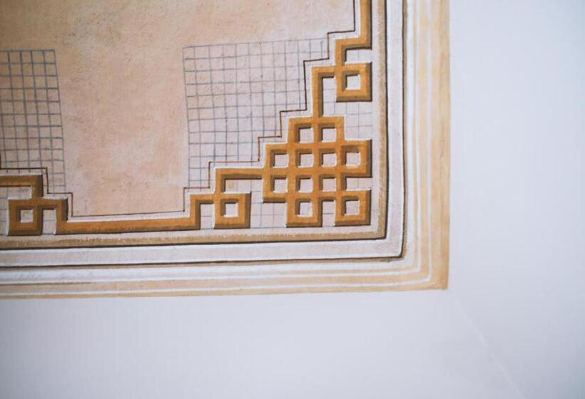 חדר סטנדרט, Moonfra