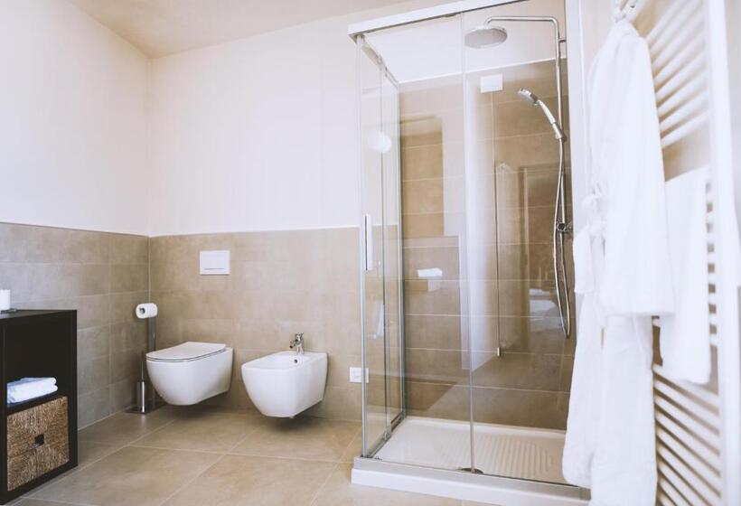 סוויטת ג'וניור עם טרסה, Moonfra