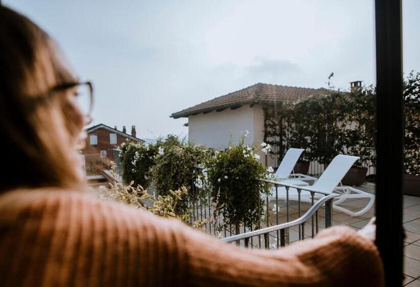 סוויטת ג'וניור עם טרסה, Moonfra