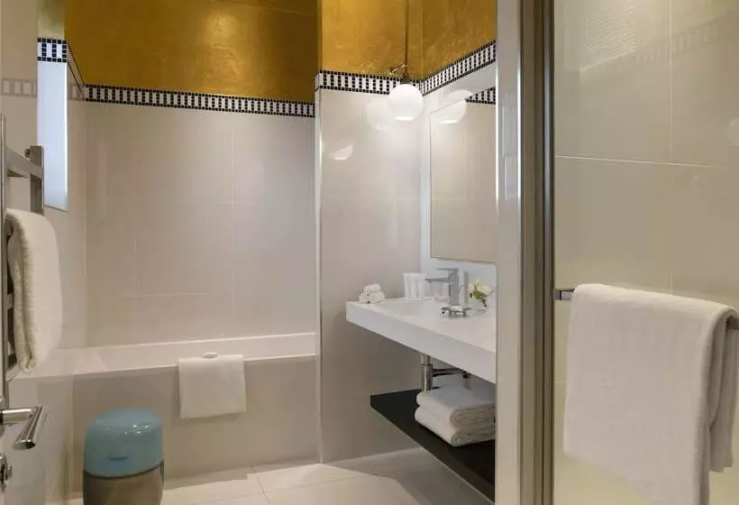 سوئیت جونیور پرستیژ, Barriere Le Westminster