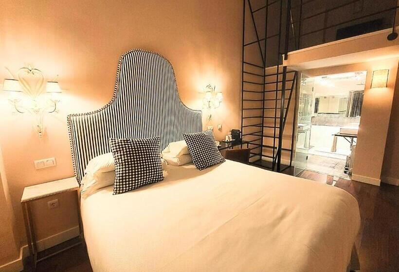 חדר סטנדרט לשלושה, Carmen Boutique