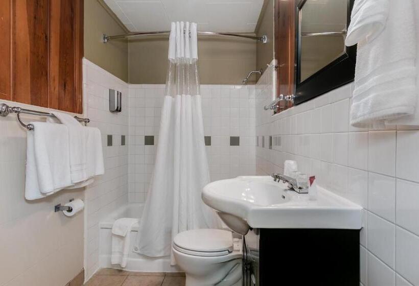 חדר דלוקס מיטת קווין, Courtesy Inn Downtown Eugene