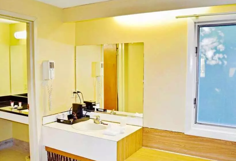 デラックススイート, Flagship Inn & Suites