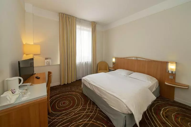 スタンダードルーム, Grand Hôtel Filippo Strasbourg Nord