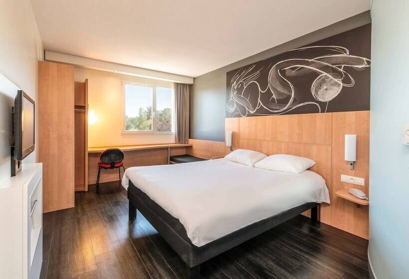 ダブルベッドスタンダードルーム, Ibis Issoire