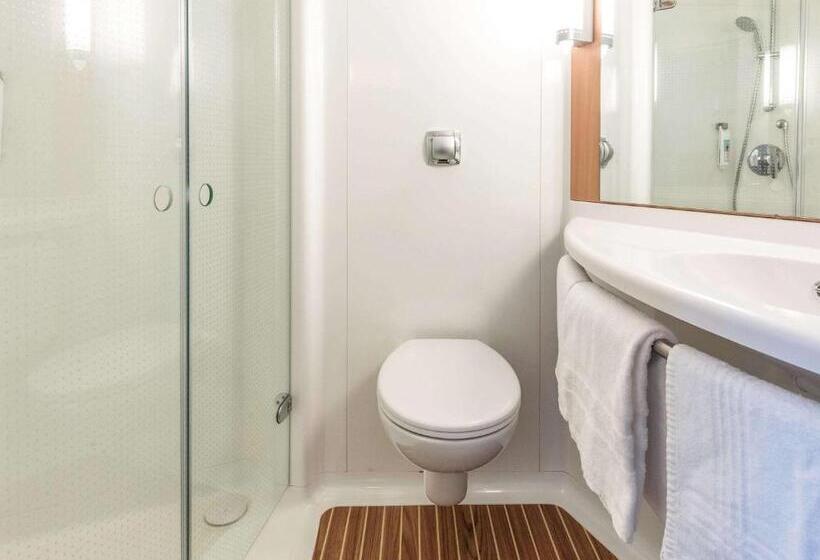 ダブルベッドスタンダードルーム, Ibis Issoire