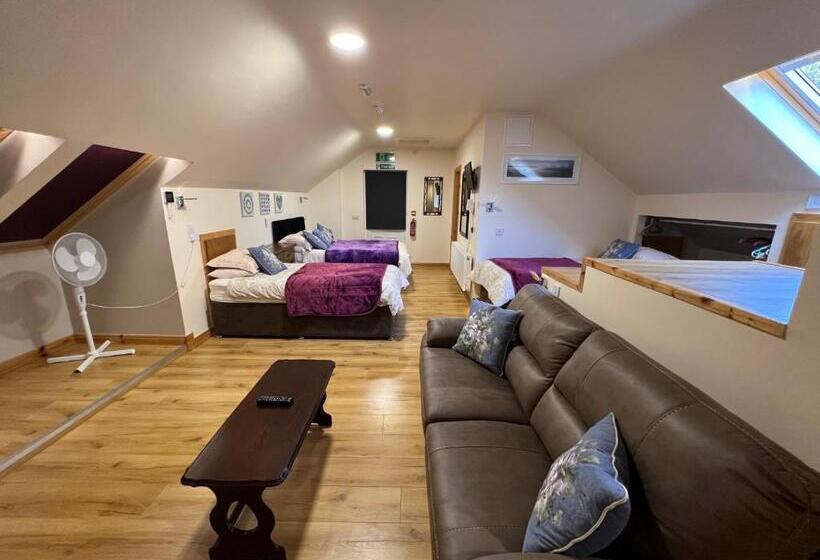 4인용 스탠다드 룸, Kylemore Pass