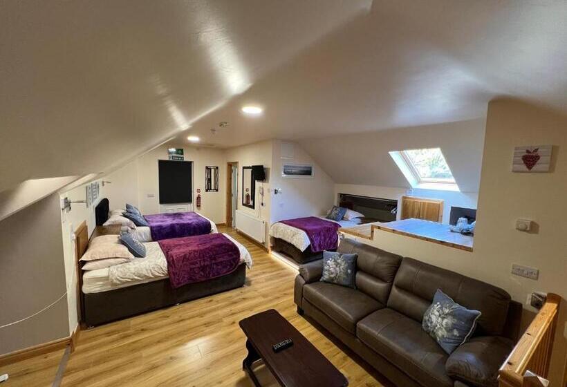 4인용 스탠다드 룸, Kylemore Pass