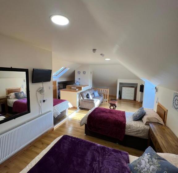 4인용 스탠다드 룸, Kylemore Pass