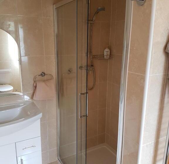 4인용 스탠다드 룸, Kylemore Pass