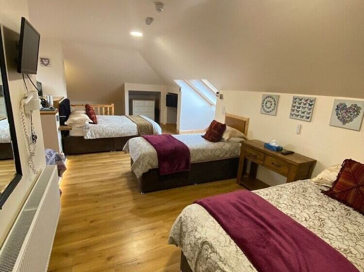 4인용 스탠다드 룸, Kylemore Pass