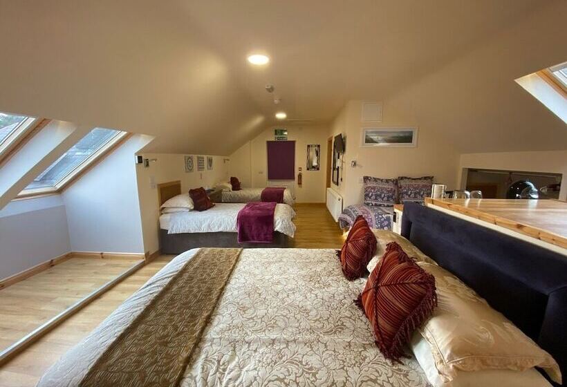 4인용 스탠다드 룸, Kylemore Pass