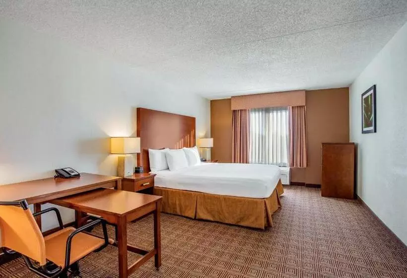 キングサイズベッドのスイートルーム, La Quinta By Wyndham Danbury
