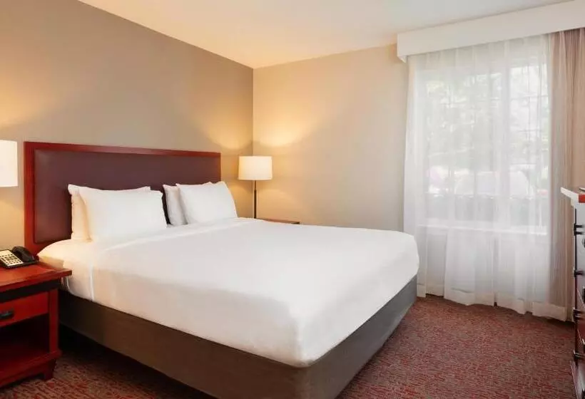 سوییت اجرایی, Larkspur Landing Extended Stay Suites Sunnyvale