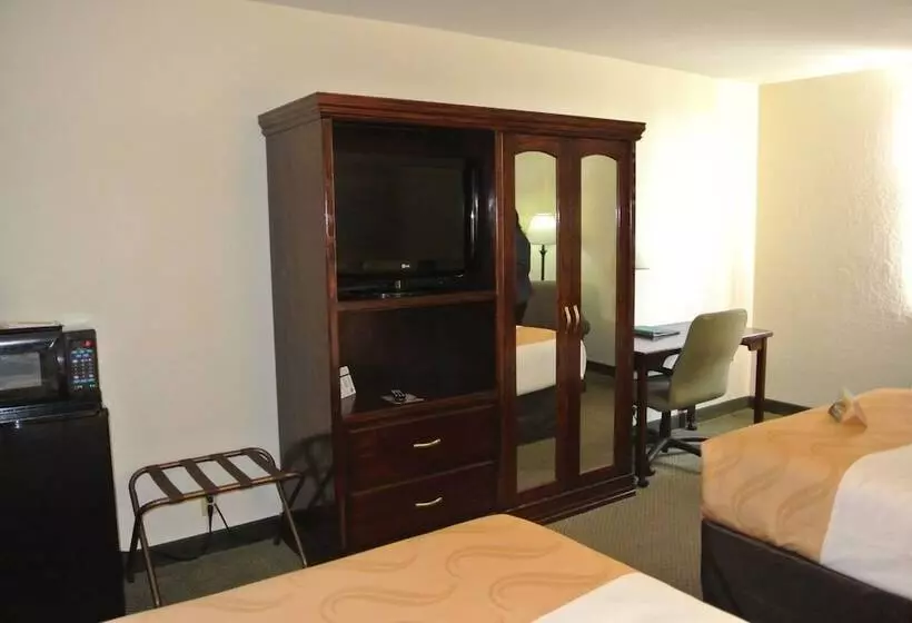 اتاق استاندارد با 2 تخت دوبل, Quality Inn & Suites North
